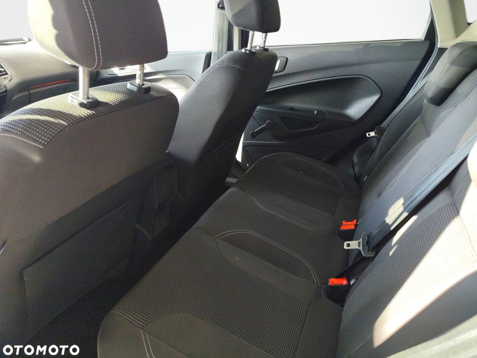 Ford Fiesta - 12