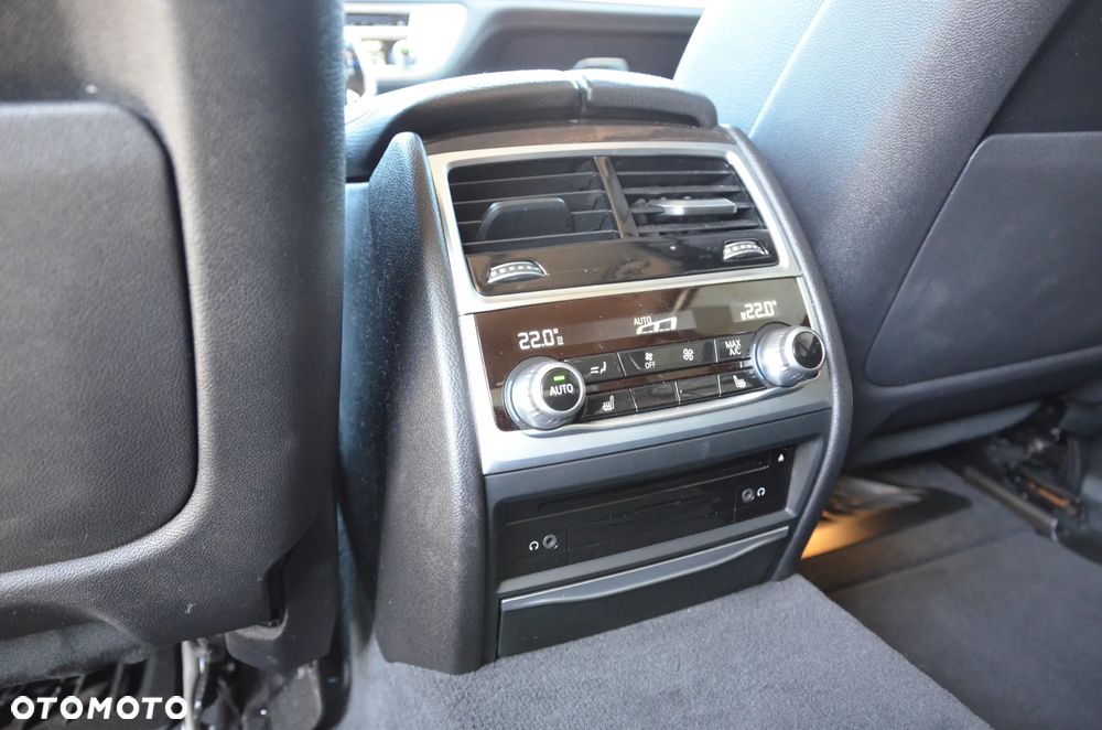 BMW Seria 7 740Ld xDrive - 14