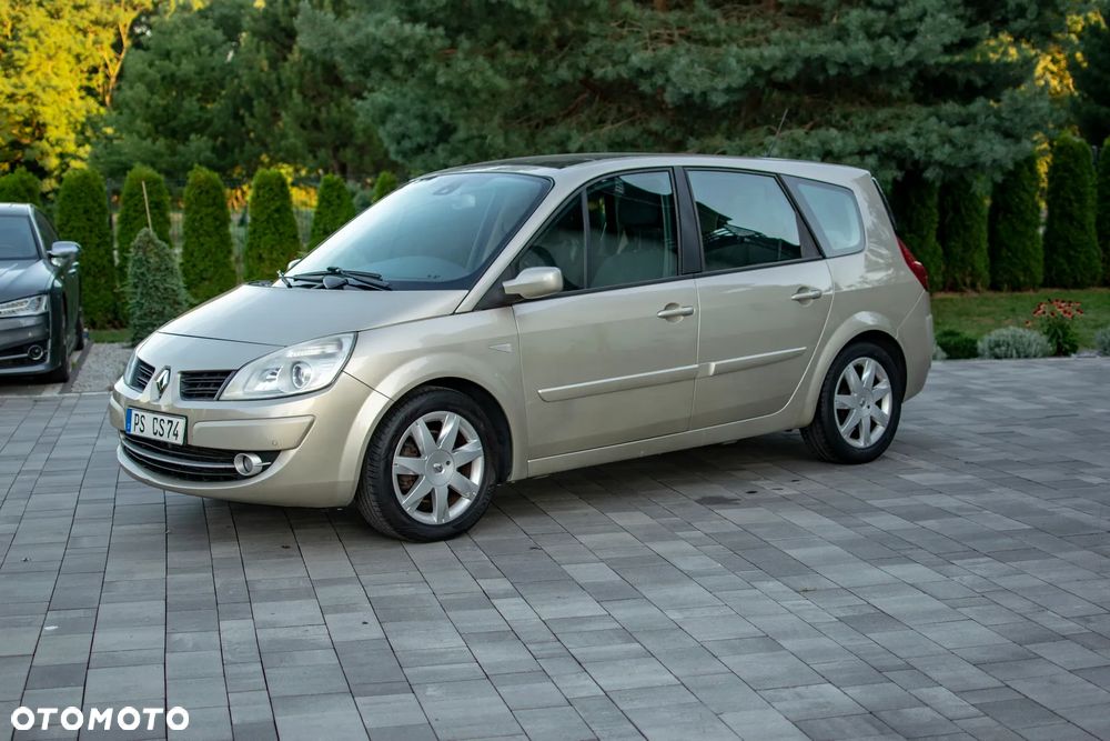 Renault Grand Scenic - 9