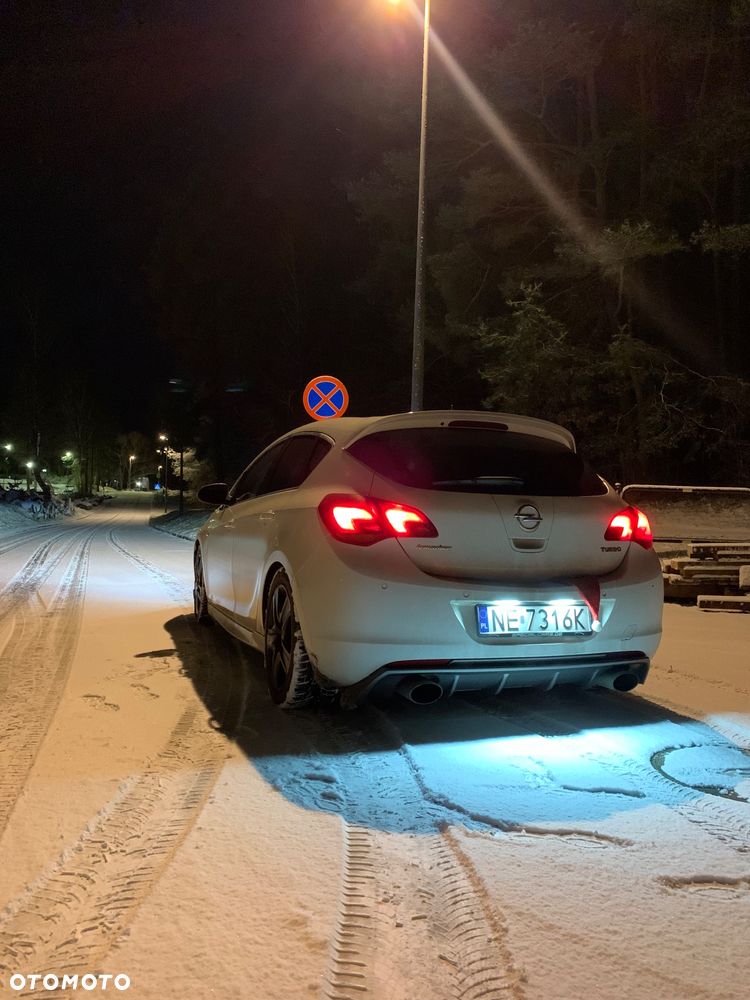 Opel Astra 1.6 Turbo - 17