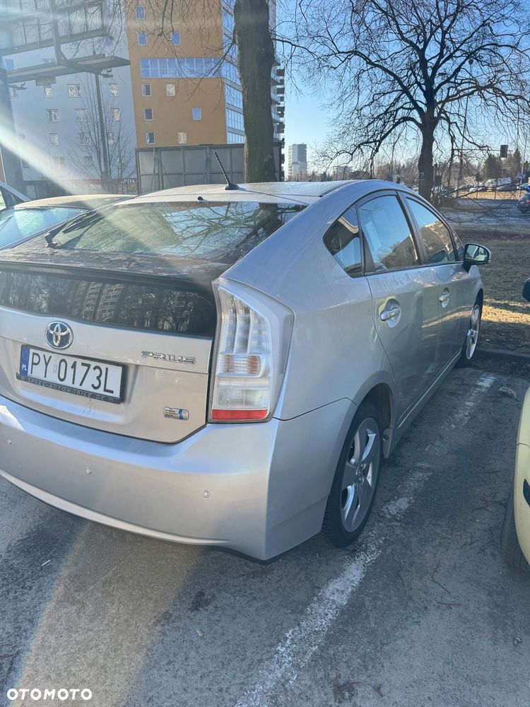 Toyota Prius (Hybrid) - 6