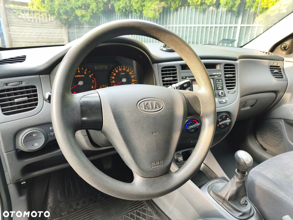 Kia Rio - 20