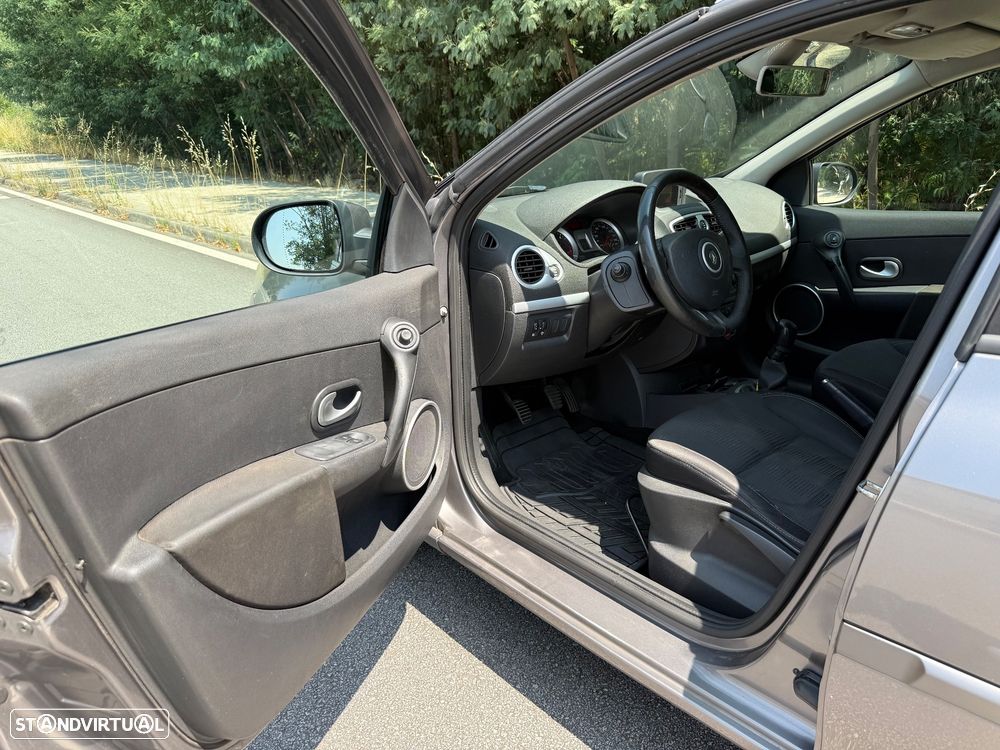 Renault Clio Sport Tourer - 17