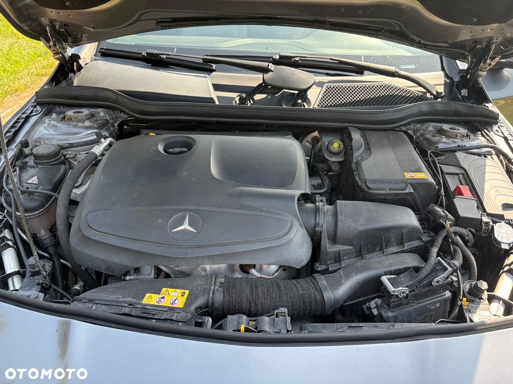 Mercedes-Benz CLA 250 4Matic 7G-DCT - 9