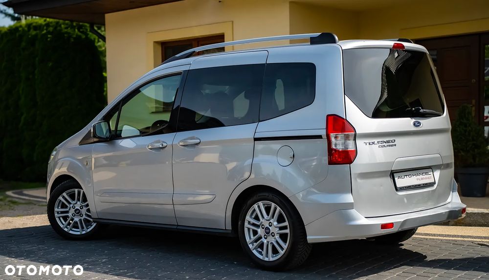 Ford Tourneo Courier 1.5 TDCi Titanium - 15