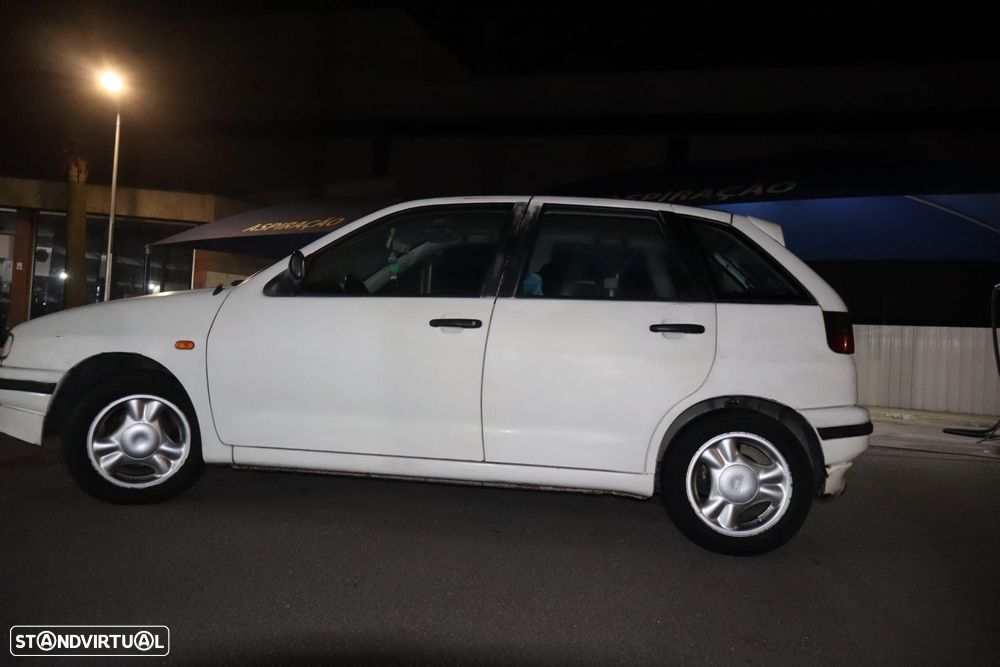 SEAT Ibiza 1.3i GLX - 2