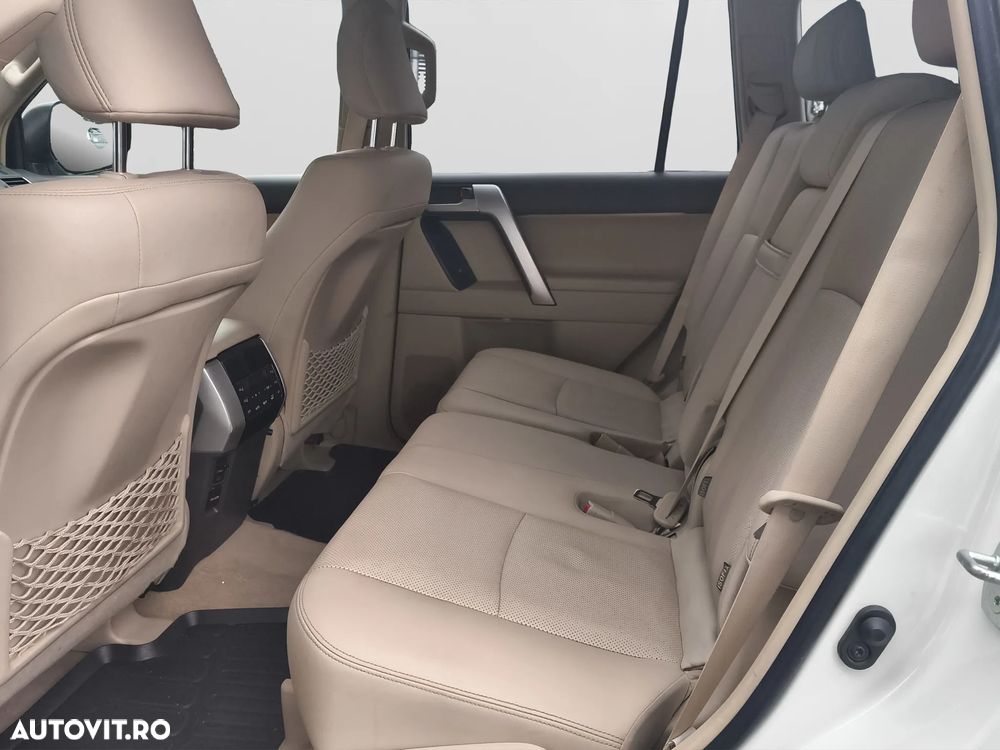 Toyota Land Cruiser - 13