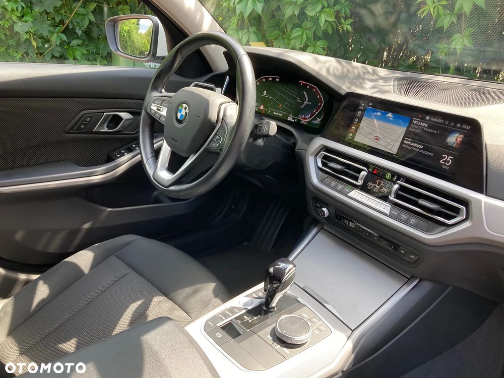 BMW Seria 3 318i Advantage - 18
