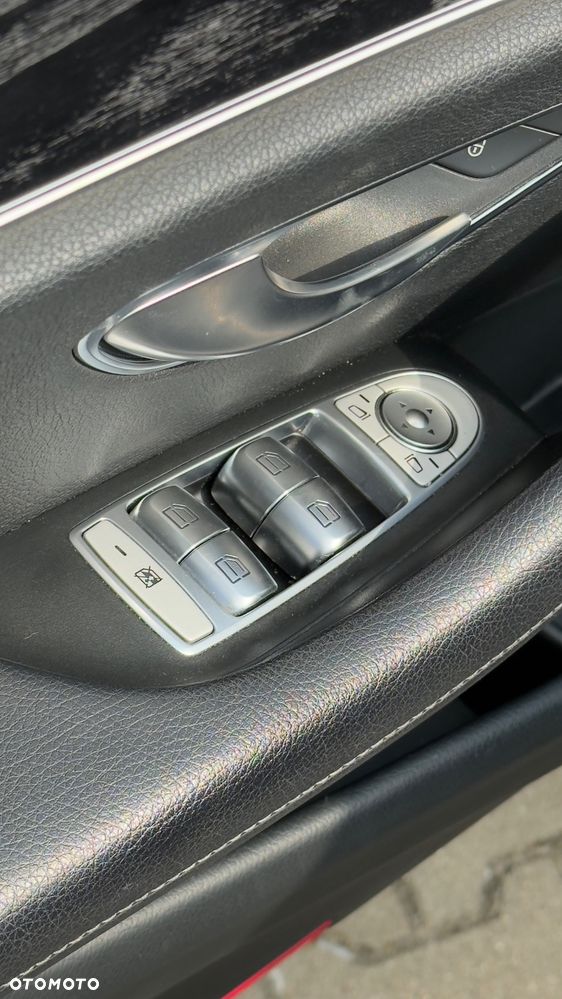 Mercedes-Benz Klasa E 200 4-Matic 9G-TRONIC - 17