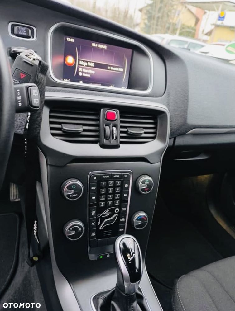Volvo V40 D2 Geartronic Momentum - 16