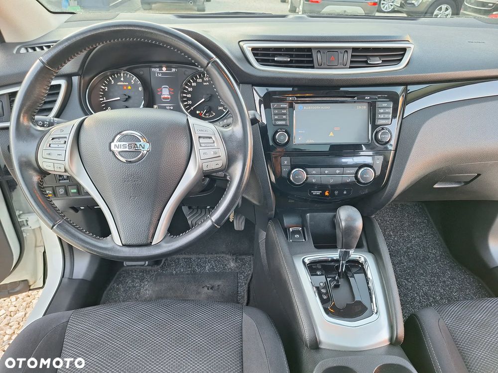 Nissan Qashqai 1.2 DIG-T Xtronic TEKNA - 24