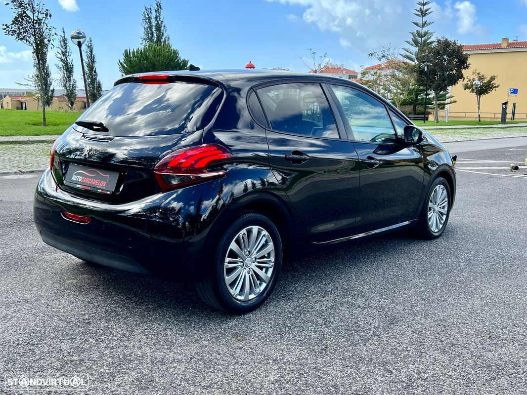 Peugeot 208 1.2 PureTech Signature - 5