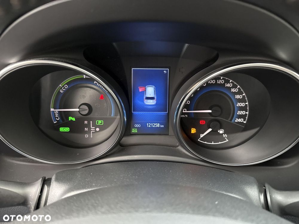 Toyota Auris Hybrid 135 Selection - 17