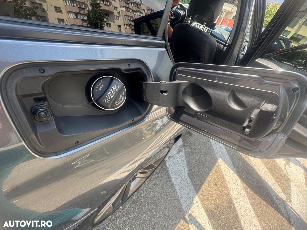 BMW Seria 3 320d xDrive AT - 32