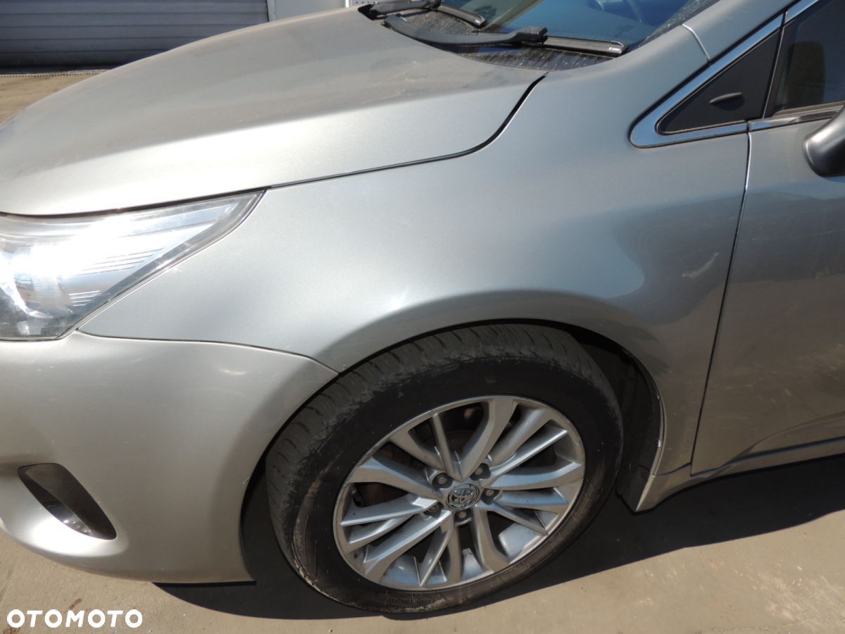 Błotnik lewy Toyota Avensis T27 '18 lift kombi 1G6 - 1