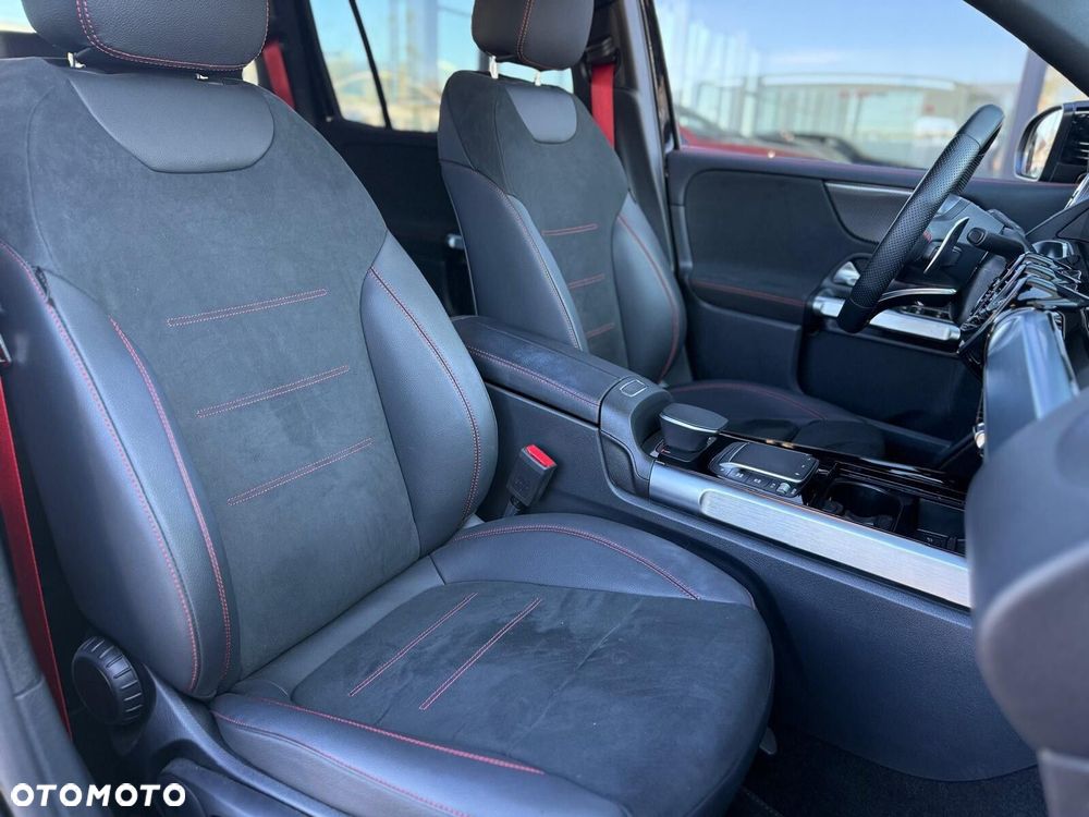 Mercedes-Benz GLB AMG 35 mHEV 4-Matic 8G-DCT - 16