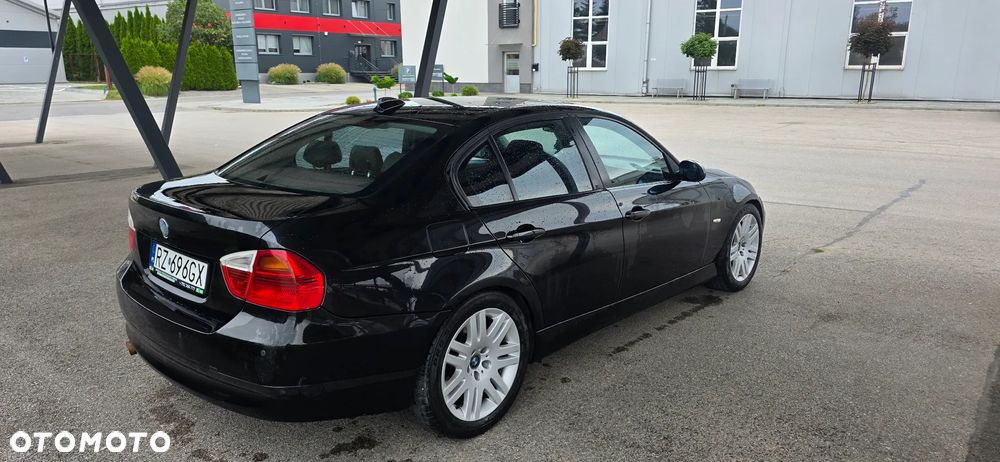 BMW Seria 3 318i - 1