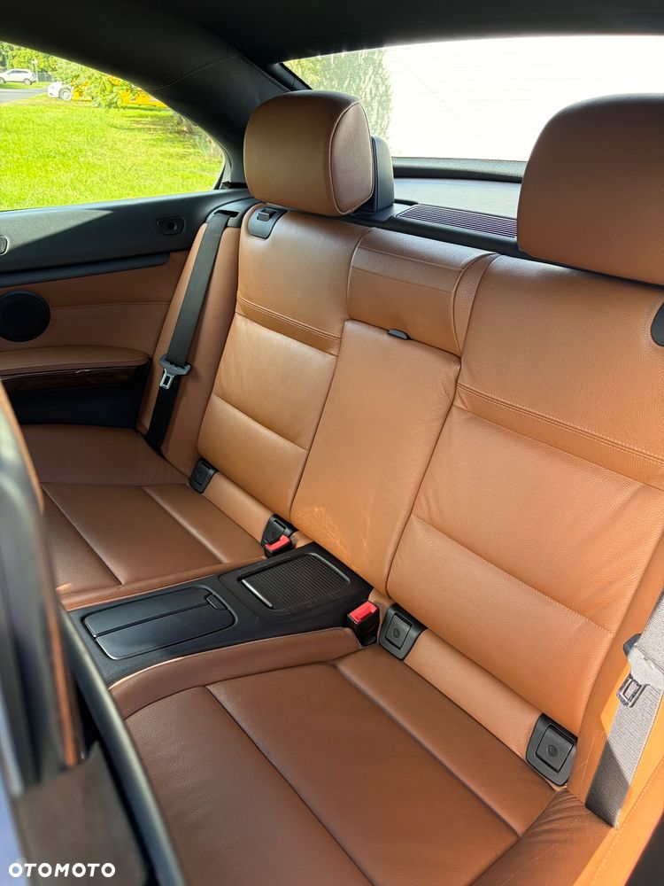 BMW Seria 3 320i Edition Exclusive - 16