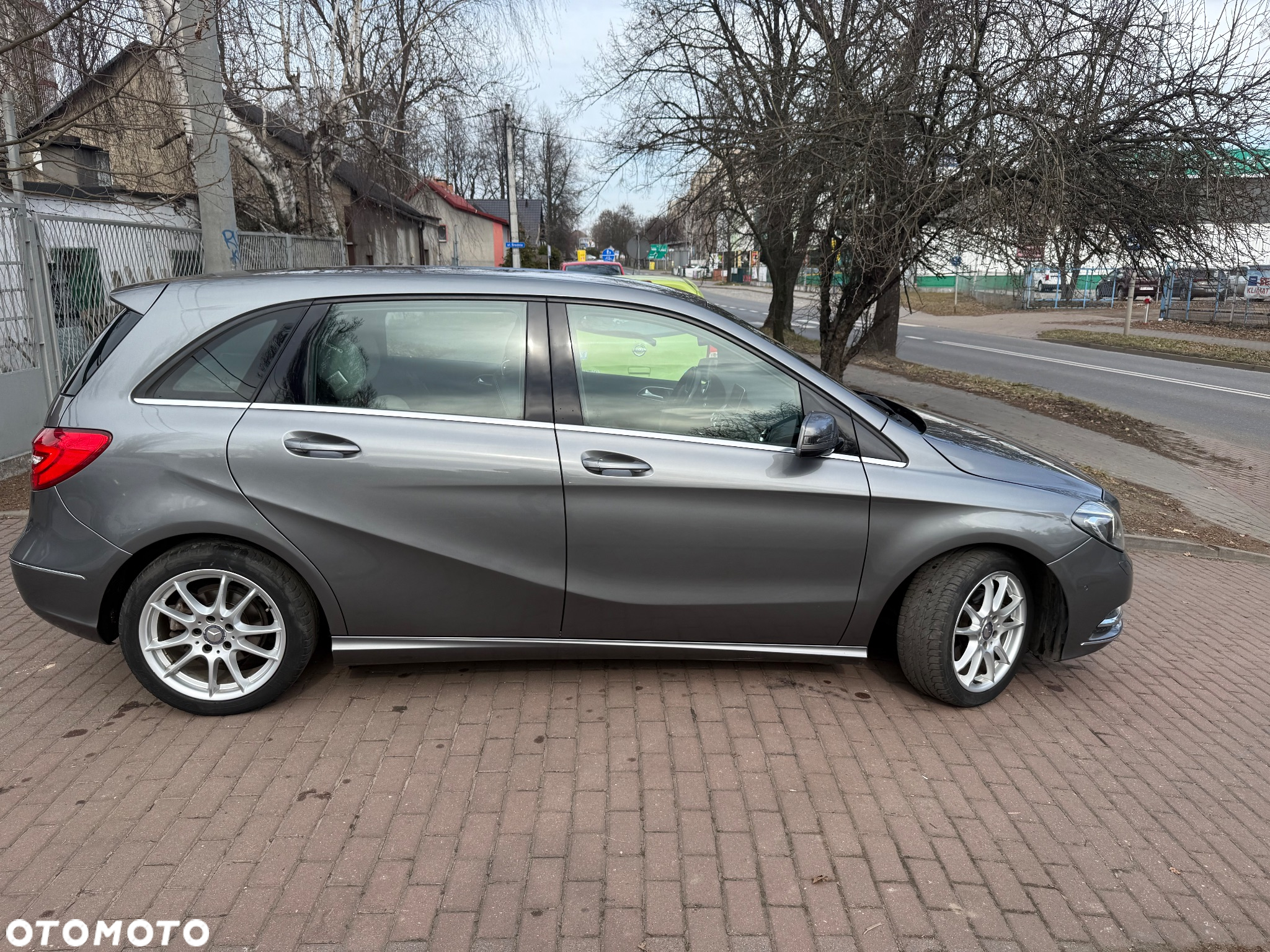 Mercedes-Benz Klasa B 180 CDI (BlueEFFICIENCY) 7G-DCT - 9