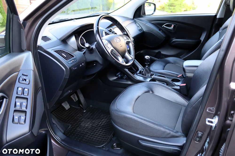 Hyundai ix35 blue 1.6 2WD Finale Gold - 14