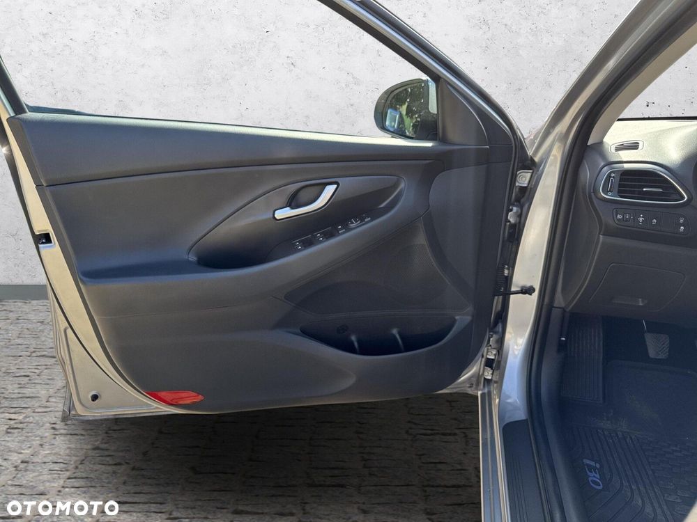 Hyundai i30 1.5 DPI Classic + - 11