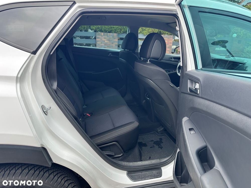 Hyundai Tucson 1.6 GDI BlueDrive Design 2WD - 23