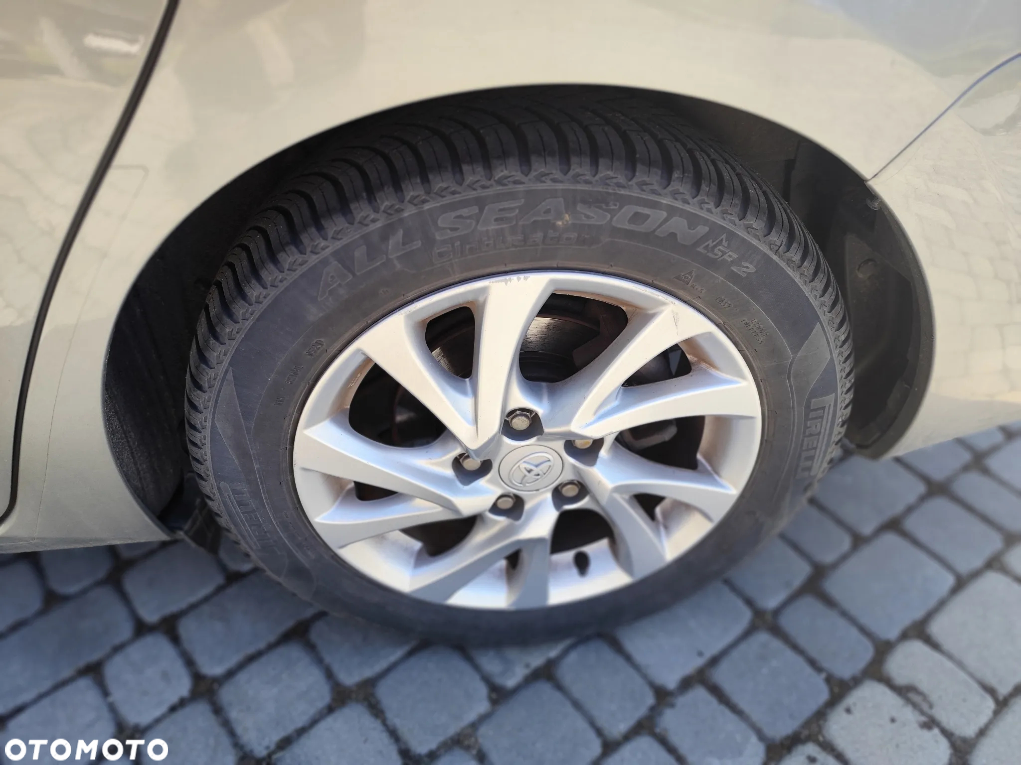 Toyota Auris 1.8 HSD Sol - 29