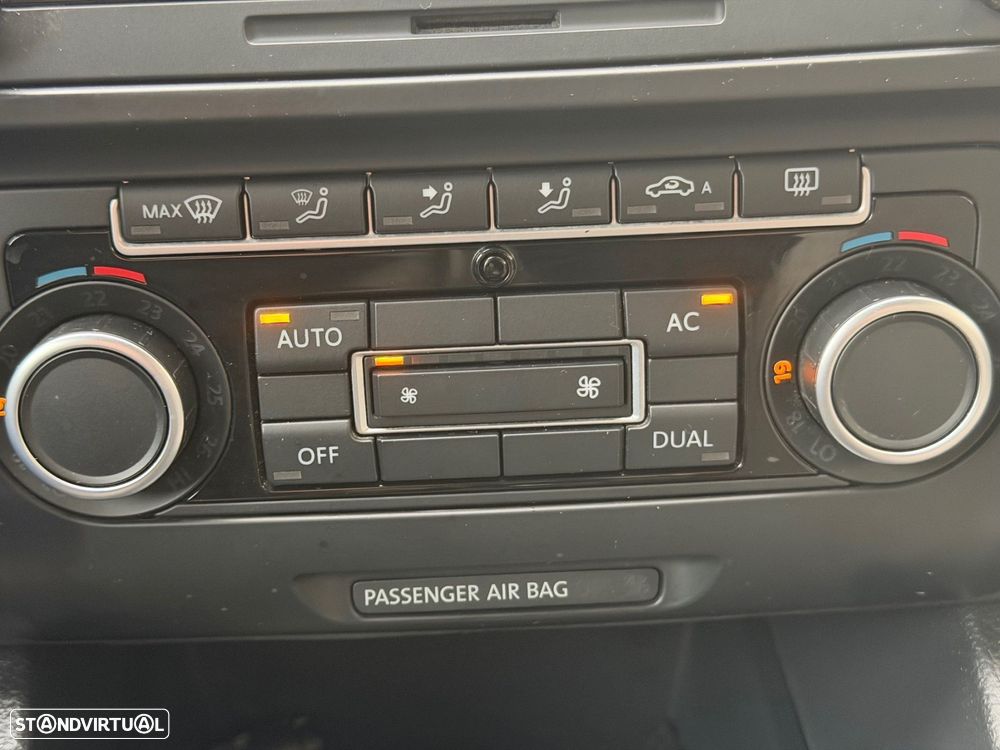 VW Jetta 1.6 TDi Confortline - 32