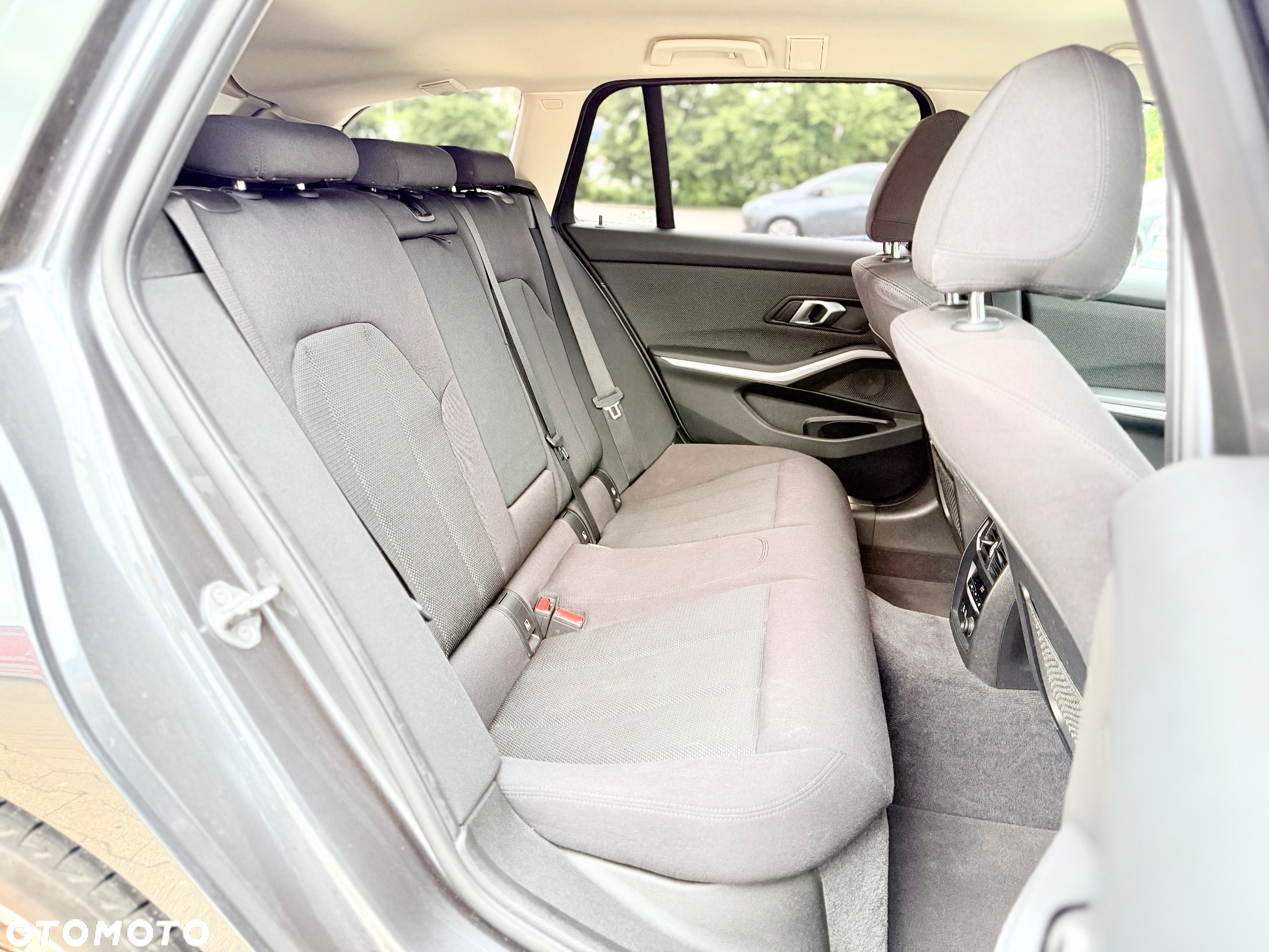 BMW Seria 3 318d Touring Advantage - 12