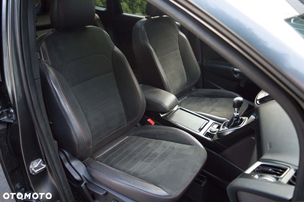 Ford Kuga 2.0 TDCi 4x2 ST-Line - 35