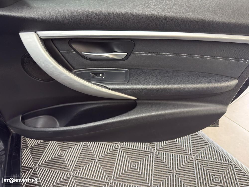 BMW 318 d Line Sport Auto - 43