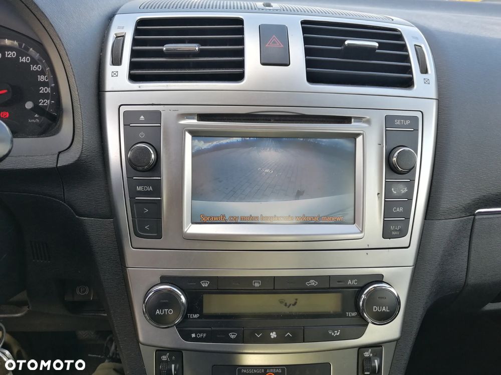 Toyota Avensis 2.2 D-4D Premium - 8