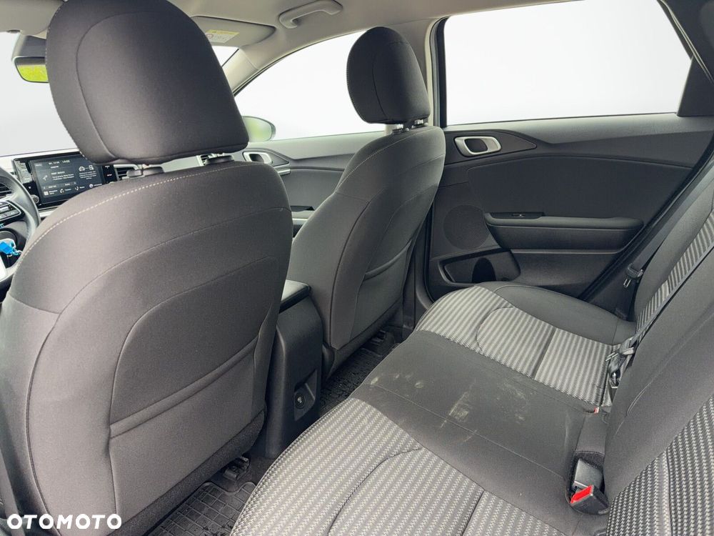 Kia Ceed - 13