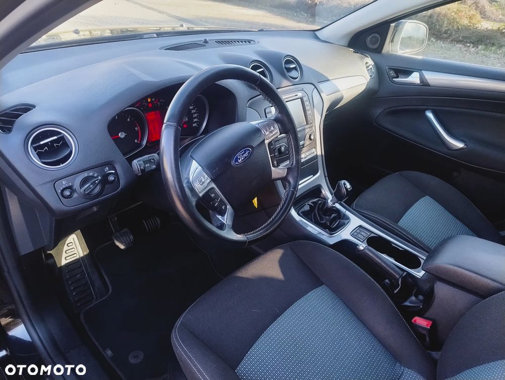 Ford Mondeo 2.0 TDCi Titanium - 10