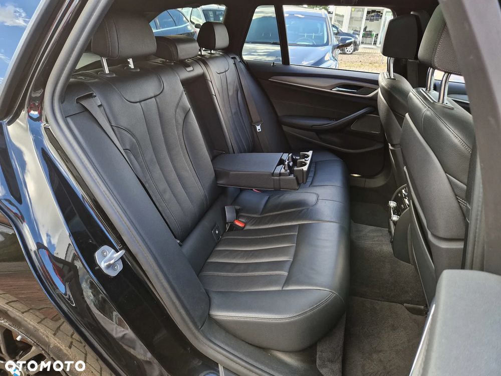 BMW Seria 5 530d Touring Sport Line - 16