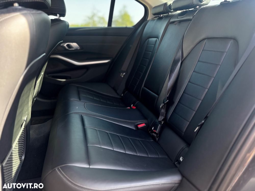 BMW Seria 3 320i AT - 2
