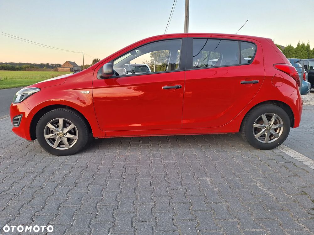 Hyundai i20 1.1 CRDi Trend - 10