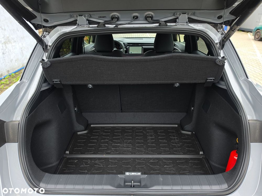 Lexus LBX 1.5 Hybrid Emotion - 25