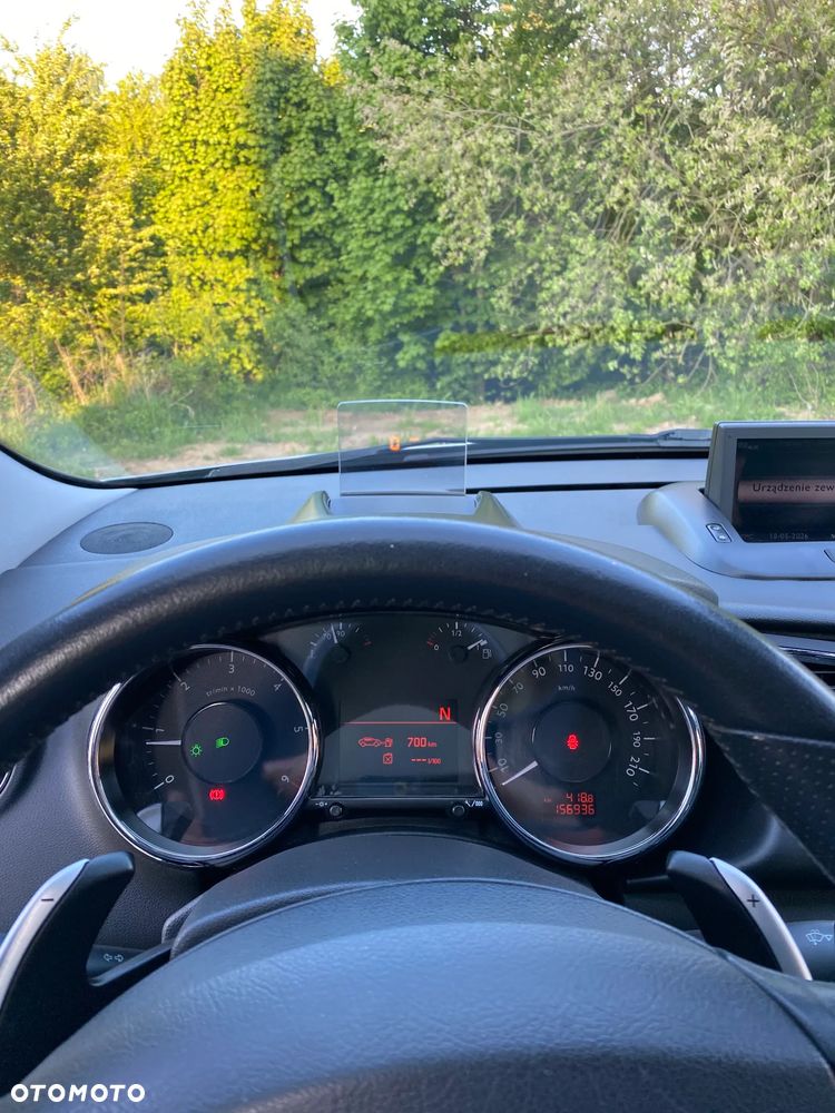Peugeot 3008 1.6 HDi Premium - 9