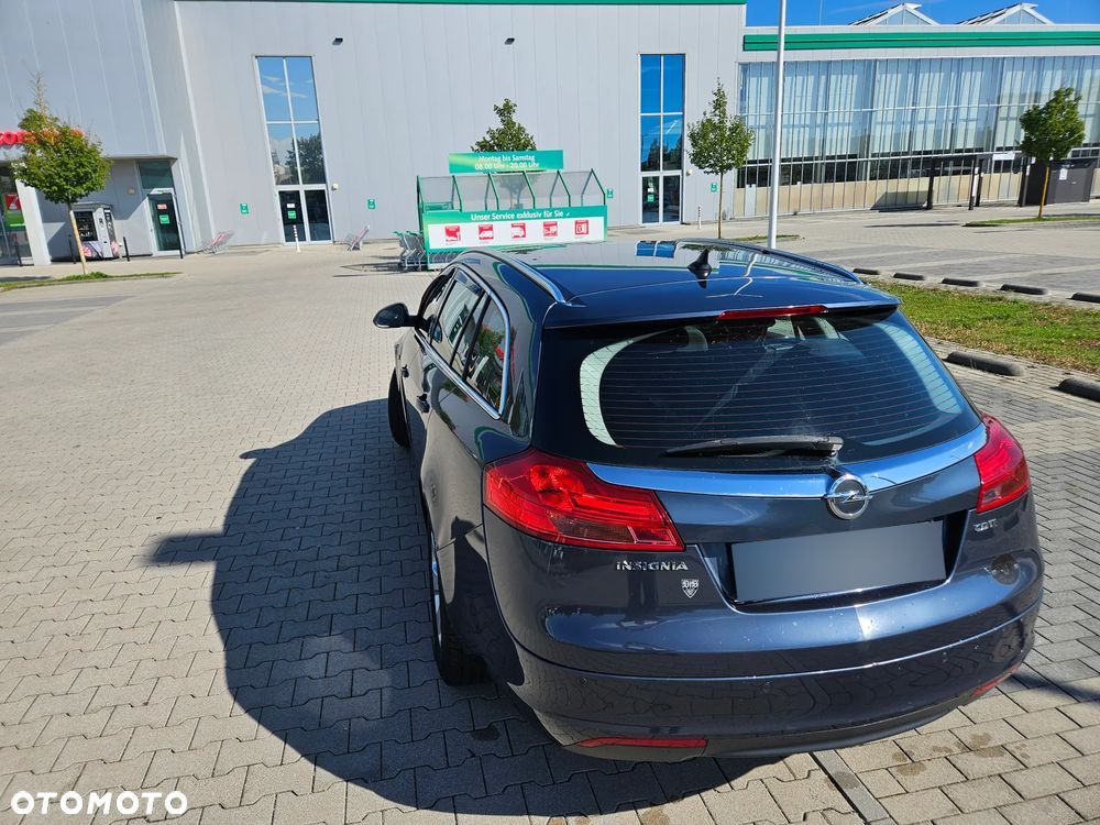 Opel Insignia 2.0 CDTI Sports Tourer - 2