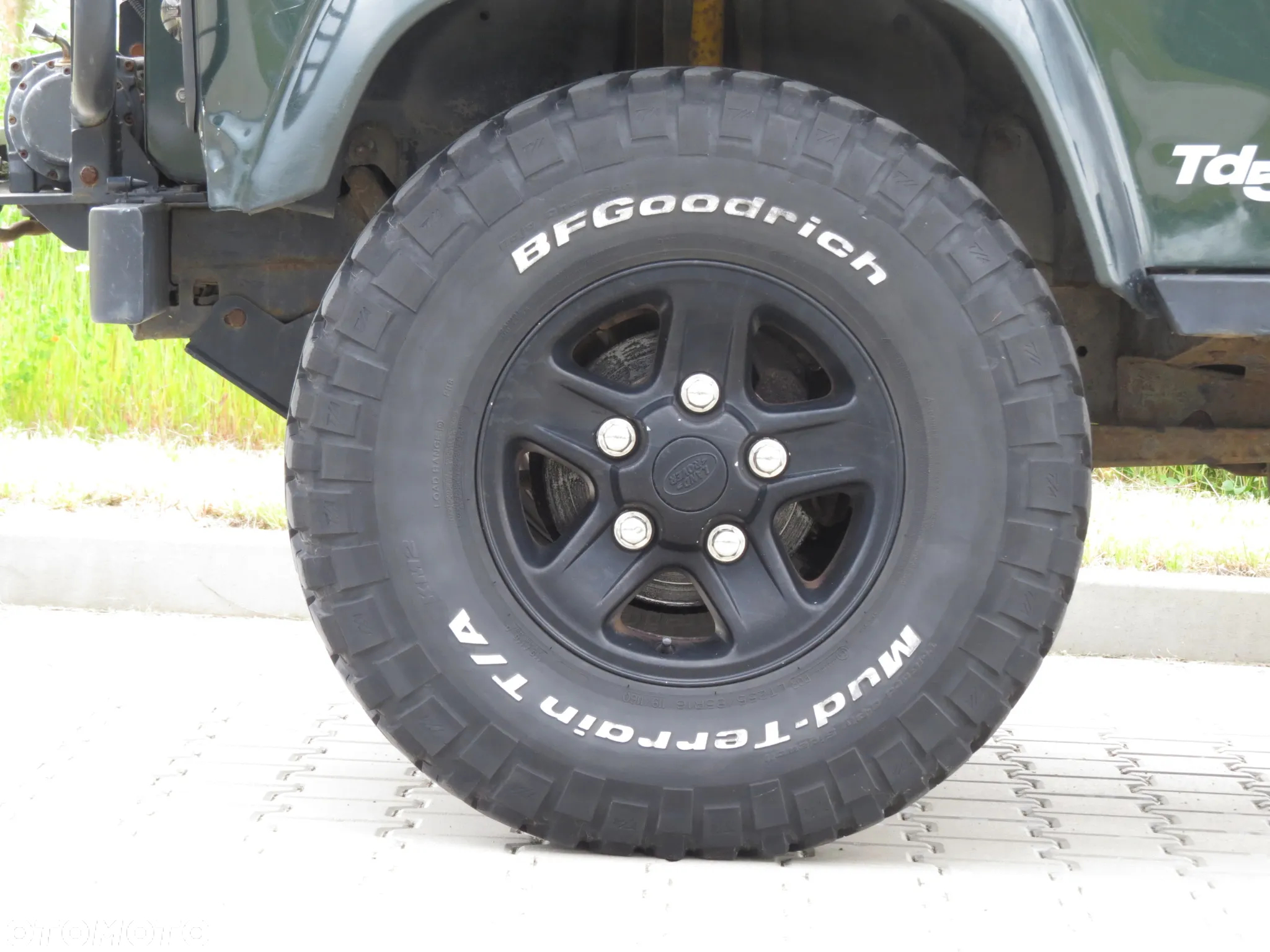 Land Rover Defender - 31