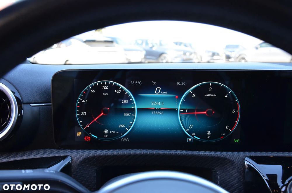 Mercedes-Benz CLA 180 d - 24