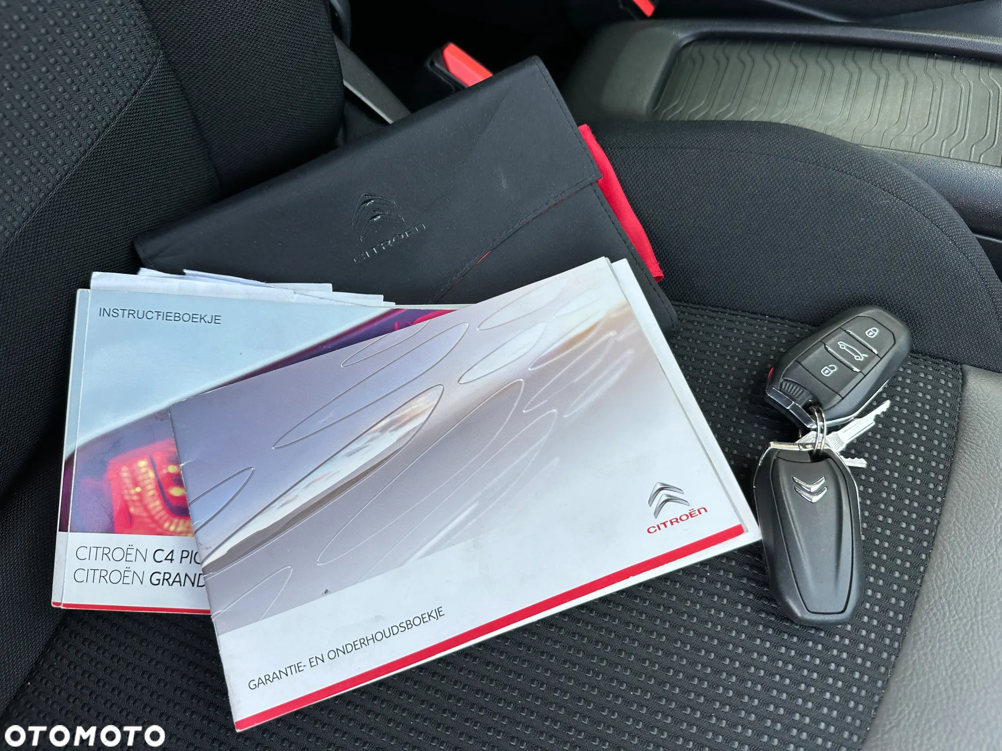 Citroën C4 Picasso e-HDi 115 ETG6 Exclusive - 27
