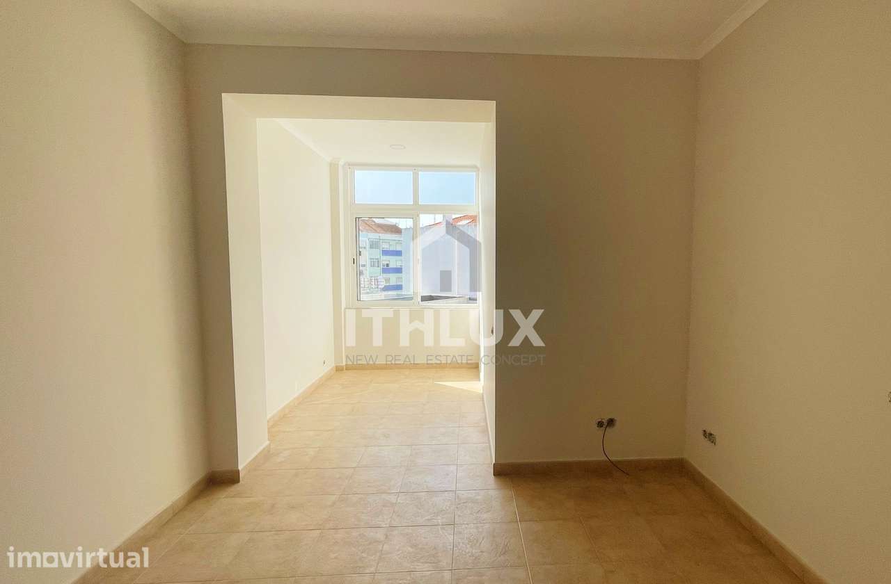 Fantástico T2 Remodelado no Centro de Sacavém - Grande imagem: 4/32