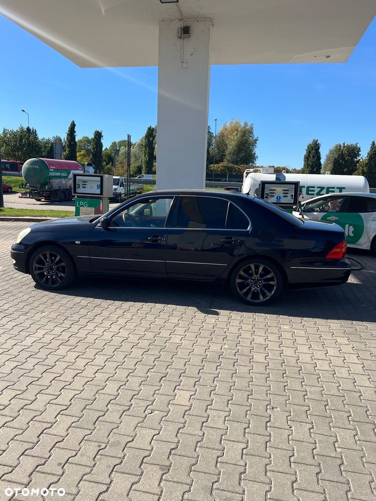 Lexus LS - 21