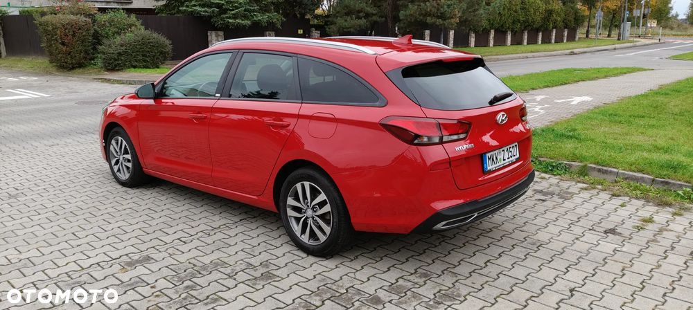 Hyundai i30 Fastback 1.6 CRDI Premium DCT - 5