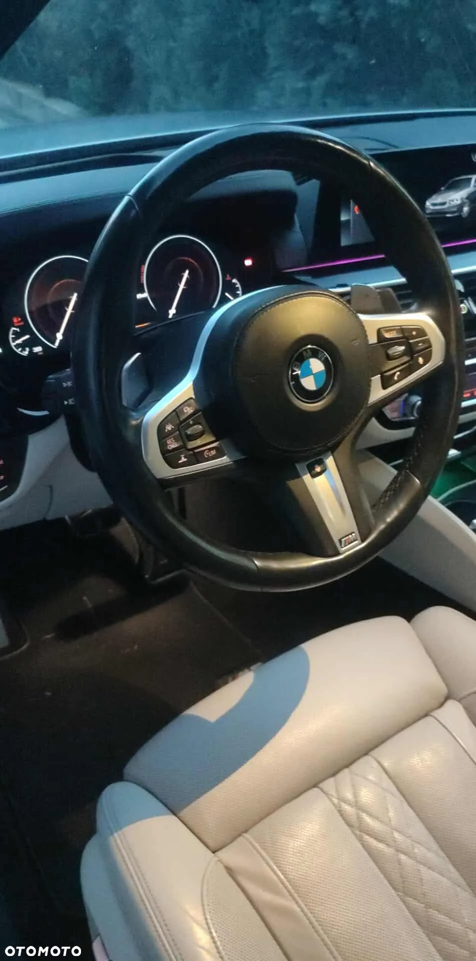 BMW Seria 5 M550d xDrive - 12