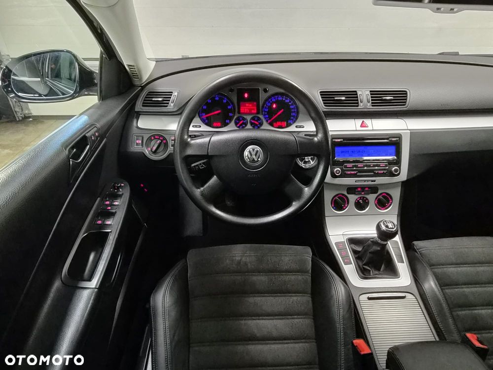 Volkswagen Passat - 15