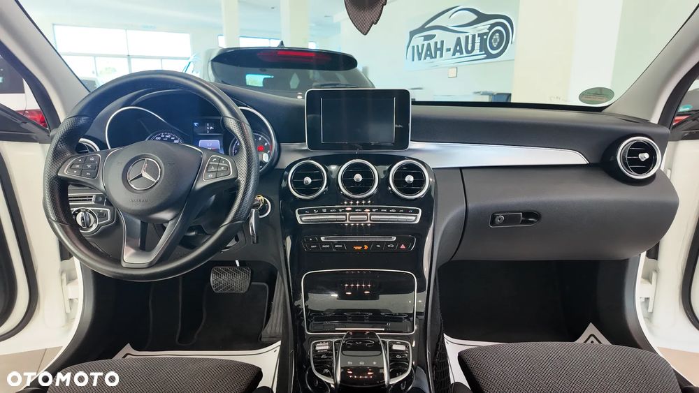 Mercedes-Benz Klasa C 200 7G-TRONIC - 30