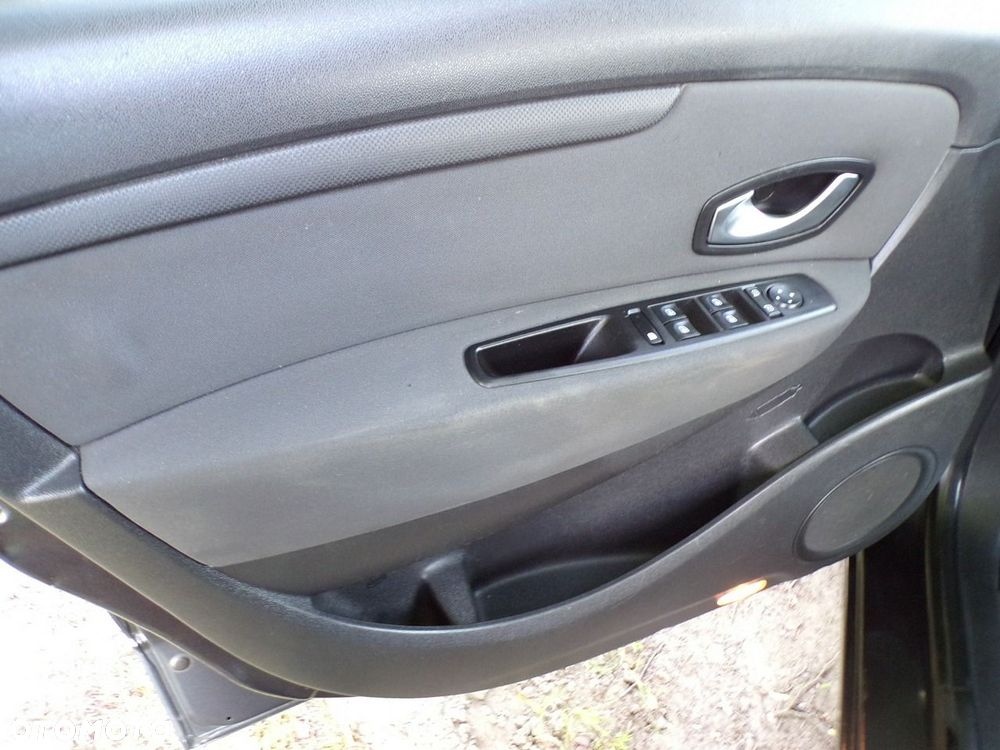 Renault Grand Scenic - 21